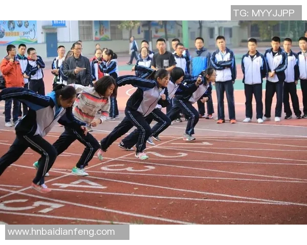 中国足球MV：激情与梦想交织的绿茵场上奋勇拼搏的青春旋律
